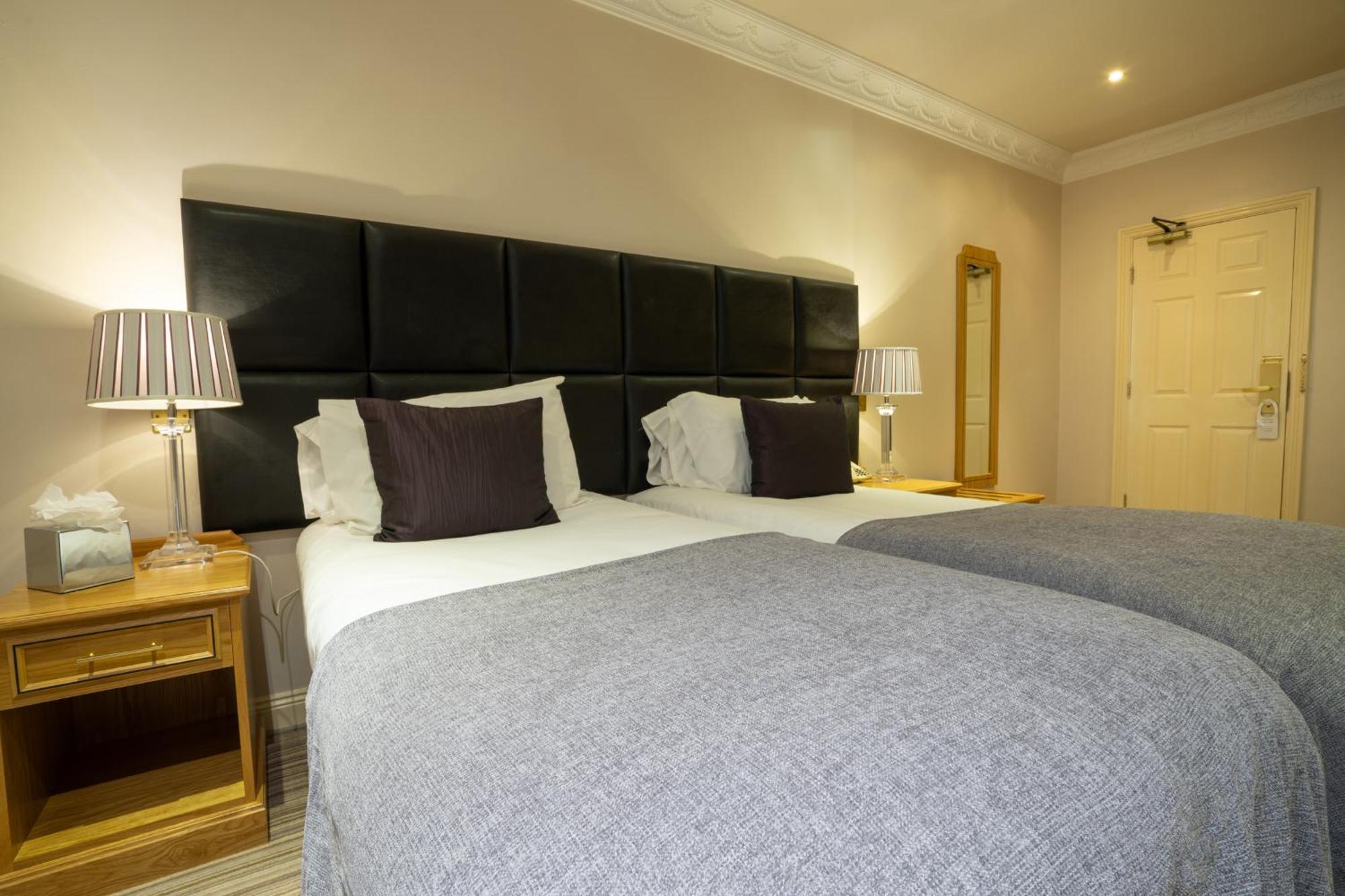 Waterton Park Hotel Wakefield Bagian luar foto
