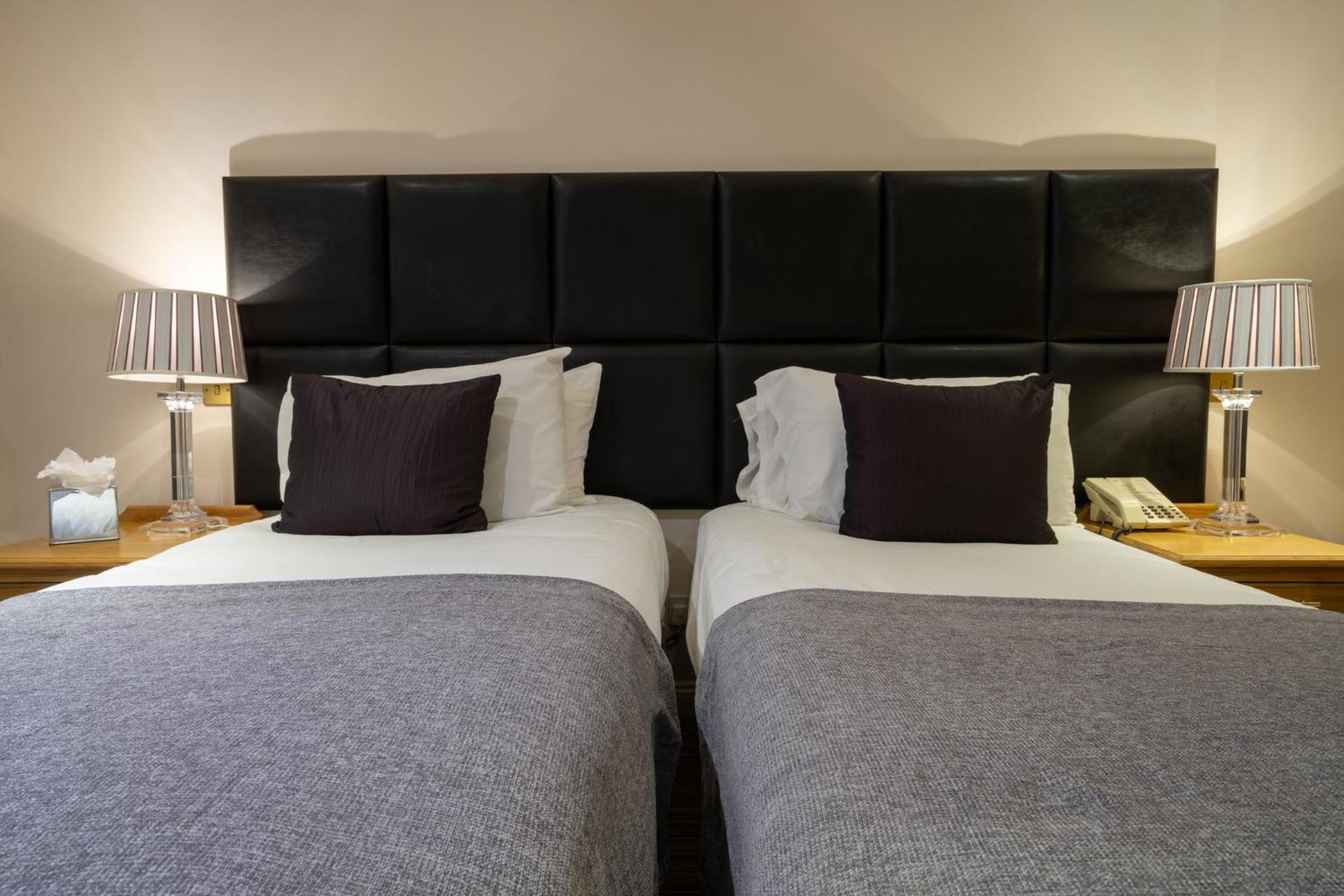 Waterton Park Hotel Wakefield Bagian luar foto