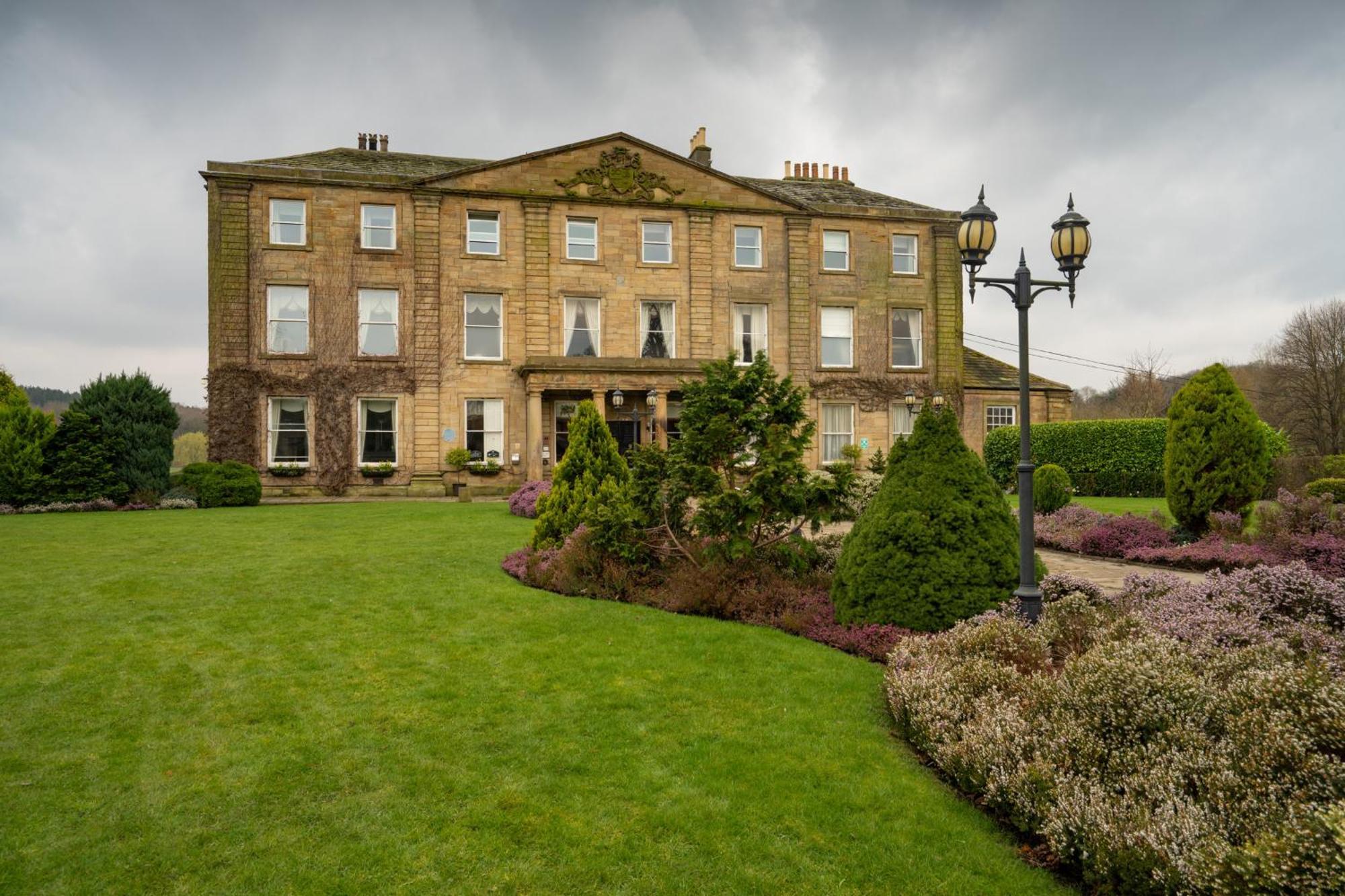 Waterton Park Hotel Wakefield Bagian luar foto
