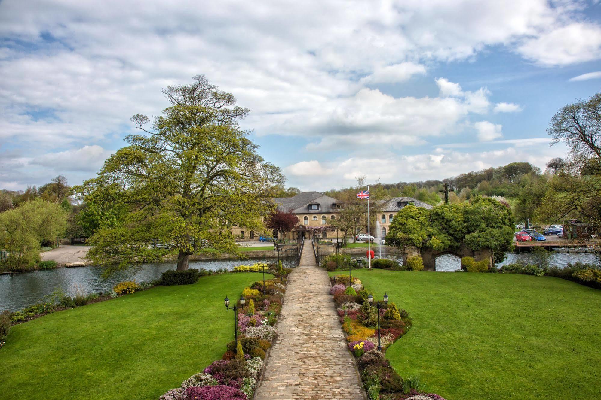 Waterton Park Hotel Wakefield Bagian luar foto